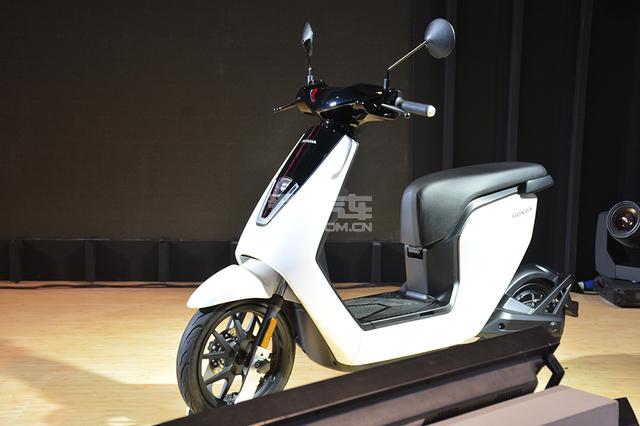 本田首款電動車E-Mobility Concept亮相 摩托車及零部件研發新紀元
